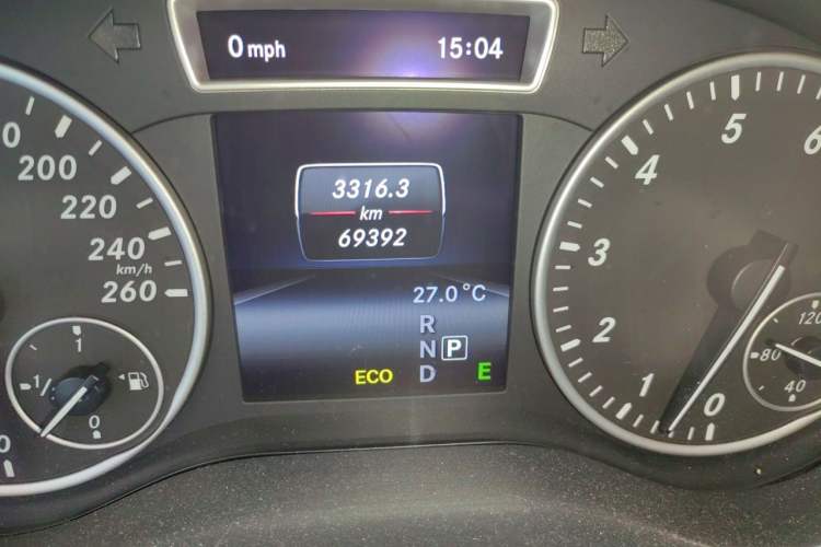 Used Mercedes-Benz B-Class 2013 B 260 Odometer Close Up