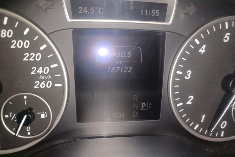 Used Mercedes-Benz B-Class 2013 B 260 Odometer Close Up