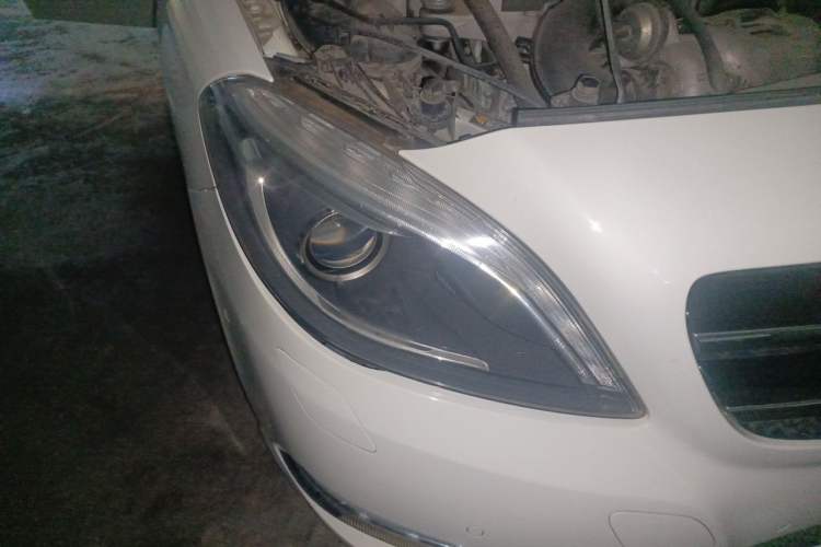 Used Mercedes-Benz B-Class 2013 B 260 Right Front Headlight