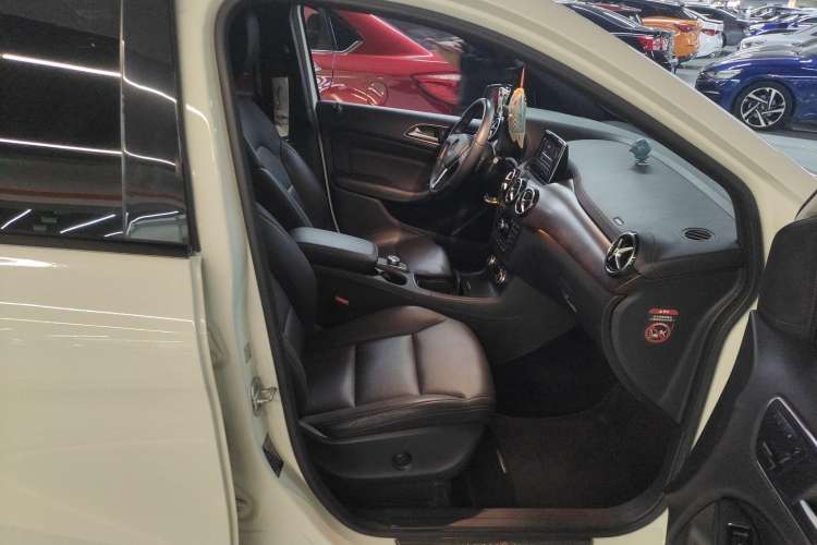 Used Mercedes-Benz B-Class 2013 B 260 Right Front Seat