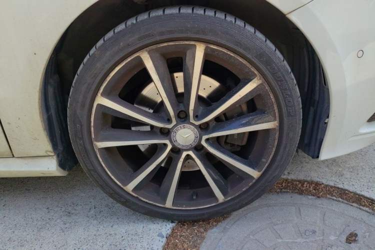 Used Mercedes-Benz B-Class 2013 B 260 Right Front Wheel Hub