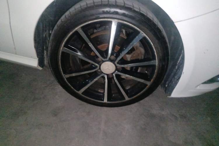 Used Mercedes-Benz B-Class 2013 B 260 Right Front Wheel Hub