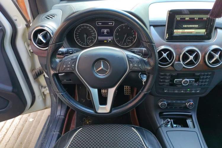 Used Mercedes-Benz B-Class 2013 B 260 Steering Wheel