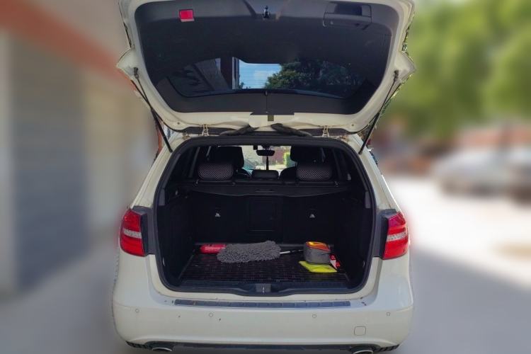 Used Mercedes-Benz B-Class 2013 B 260 Trunk