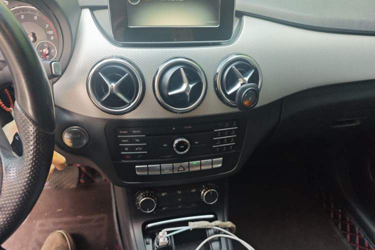 Used Mercedes-Benz B-Class 2015 B 200 Sport Edition Audio And AC Panel