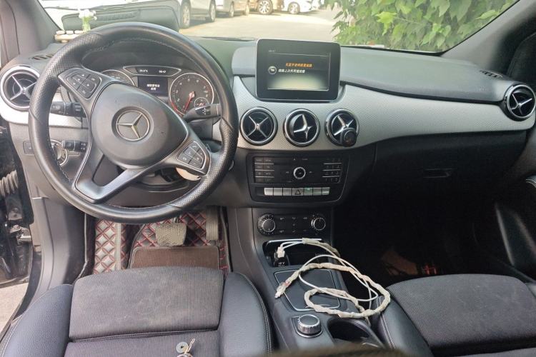 Used Mercedes-Benz B-Class 2015 B 200 Sport Edition Center Console