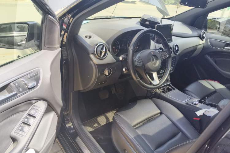 Used Mercedes-Benz B-Class 2015 B 200 Fashion Model Driver Seat
