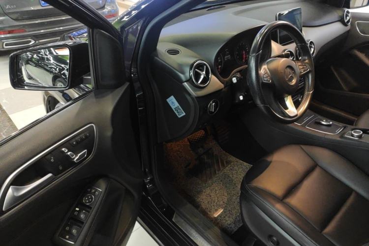 Used Mercedes-Benz B-Class 2015 B 200 Luxury Model Driver Seat