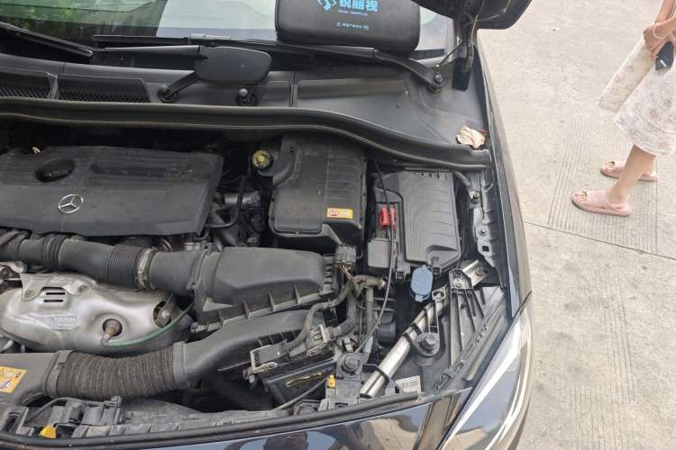 Used Mercedes-Benz B-Class 2015 B 200 Sport Edition Engine Bay Left