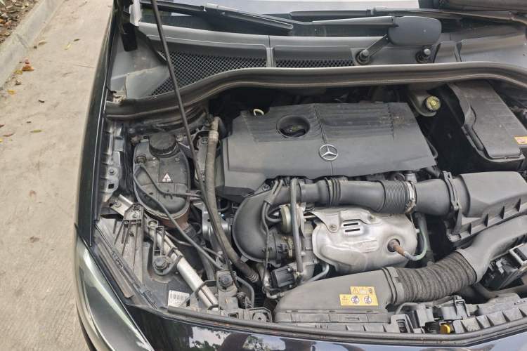 Used Mercedes-Benz B-Class 2015 B 200 Sport Edition Engine Bay Right