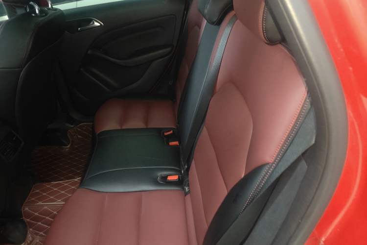 Used Mercedes-Benz B-Class 2015 B 200 Fashion Model Left Rear Seat