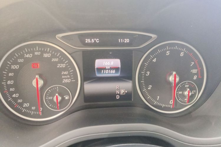 Used Mercedes-Benz B-Class 2015 B 200 Fashion Model Odometer Close Up