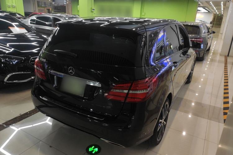 Used Mercedes-Benz B-Class 2015 B 200 Luxury Model Rear Right 45 Deg