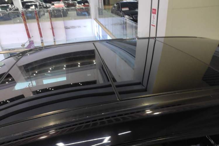 Used Mercedes-Benz B-Class 2015 B 200 Luxury Model Roof