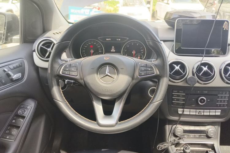 Used Mercedes-Benz B-Class 2015 B 200 Fashion Model Steering Wheel