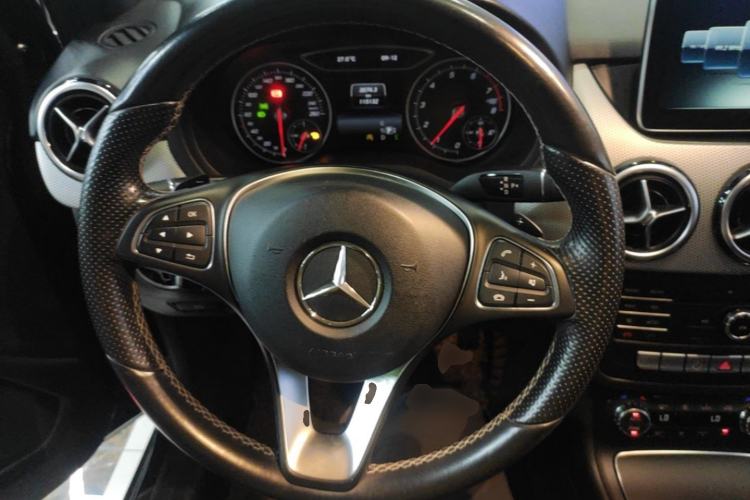 Used Mercedes-Benz B-Class 2015 B 200 Luxury Model Steering Wheel