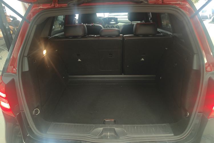Used Mercedes-Benz B-Class 2015 B 200 Fashion Model Trunk