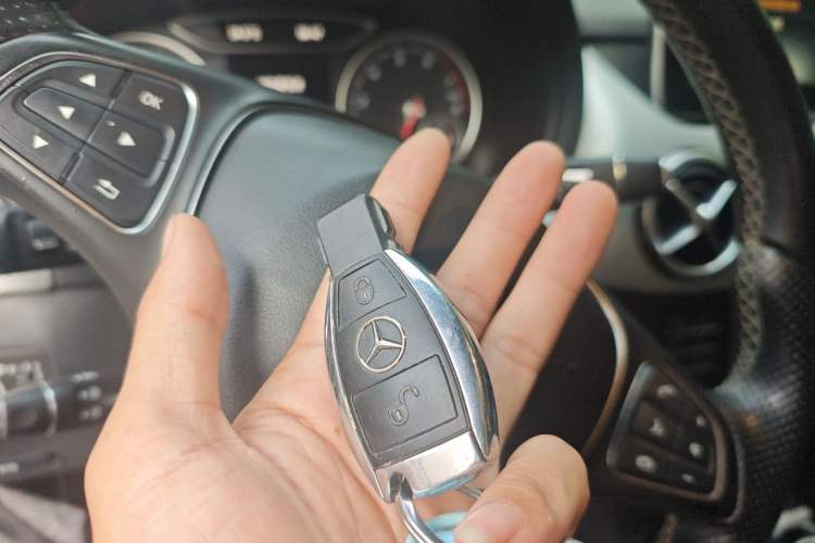 Used Mercedes-Benz B-Class 2015 B 200 Sport Edition Vehicle Key