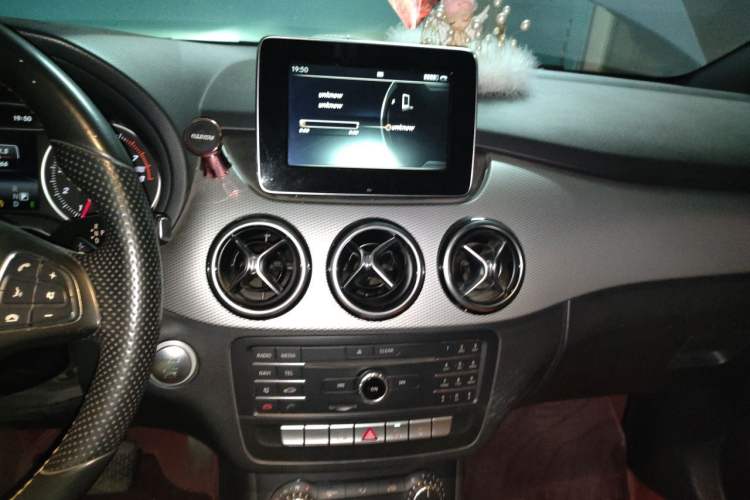Used Mercedes-Benz B-Class 2015 B 200 Sport Edition Audio And AC Panel