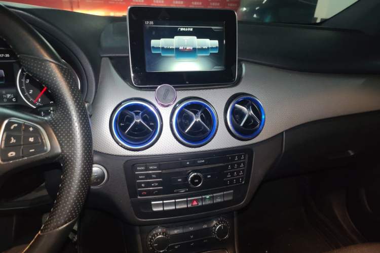 Used Mercedes-Benz B-Class 2015 B 200 Sport Edition Audio And AC Panel