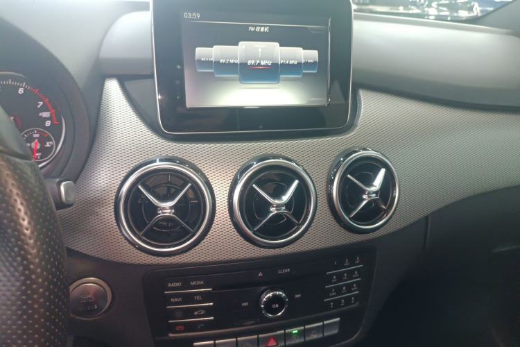 Used Mercedes-Benz B-Class 2015 B 200 Fashion Model Audio And AC Panel