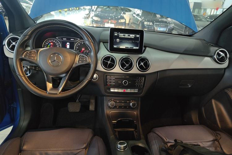 Used Mercedes-Benz B-Class 2015 B 200 Sport Edition Center Console
