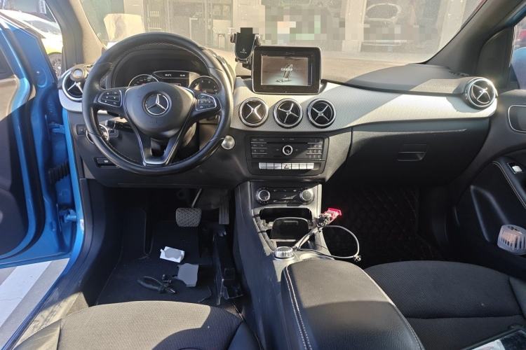 Used Mercedes-Benz B-Class 2015 B 200 Sport Edition Center Console