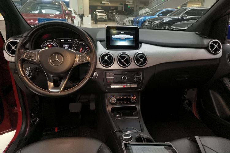 Used Mercedes-Benz B-Class 2015 B 200 Fashion Model Center Console