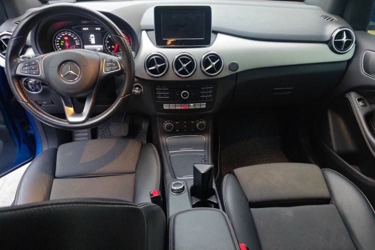 Used Mercedes-Benz B-Class 2015 B 200 Sport Edition Center Console