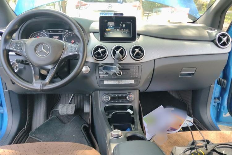 Used Mercedes-Benz B-Class 2015 B 200 Fashion Model Center Console