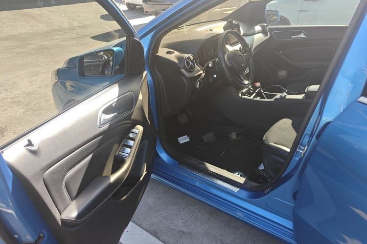 Used Mercedes-Benz B-Class 2015 B 200 Sport Edition Driver Seat