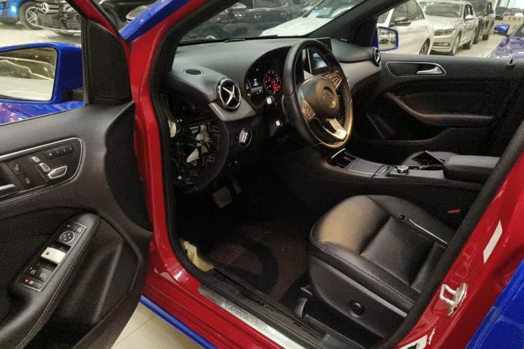 Used Mercedes-Benz B-Class 2015 B 200 Fashion Model Driver Seat