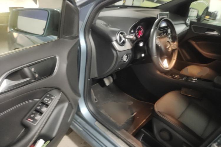 Used Mercedes-Benz B-Class 2015 B 200 Sport Edition Driver Seat