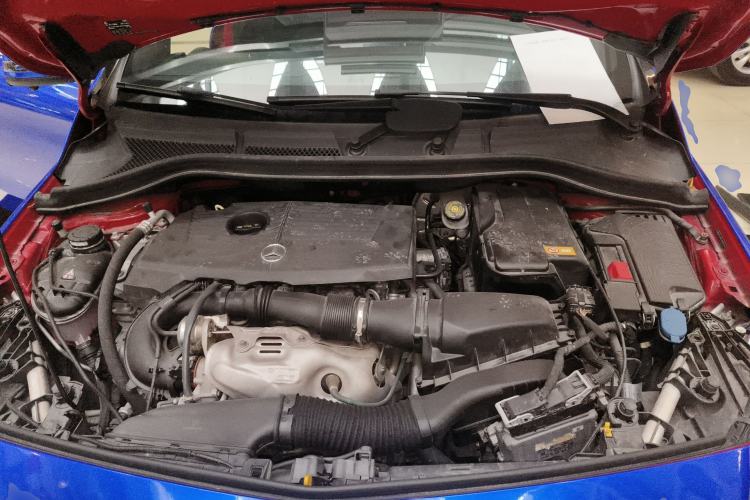 Used Mercedes-Benz B-Class 2015 B 200 Fashion Model Engine Bay