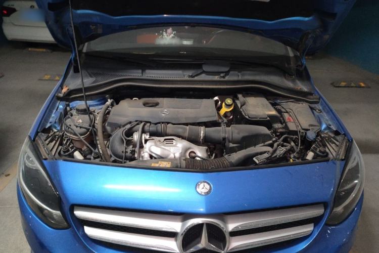 Used Mercedes-Benz B-Class 2015 B 200 Sport Edition Engine Bay