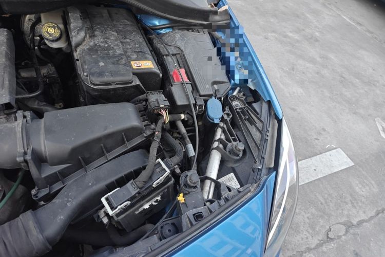 Used Mercedes-Benz B-Class 2015 B 200 Sport Edition Engine Bay Left