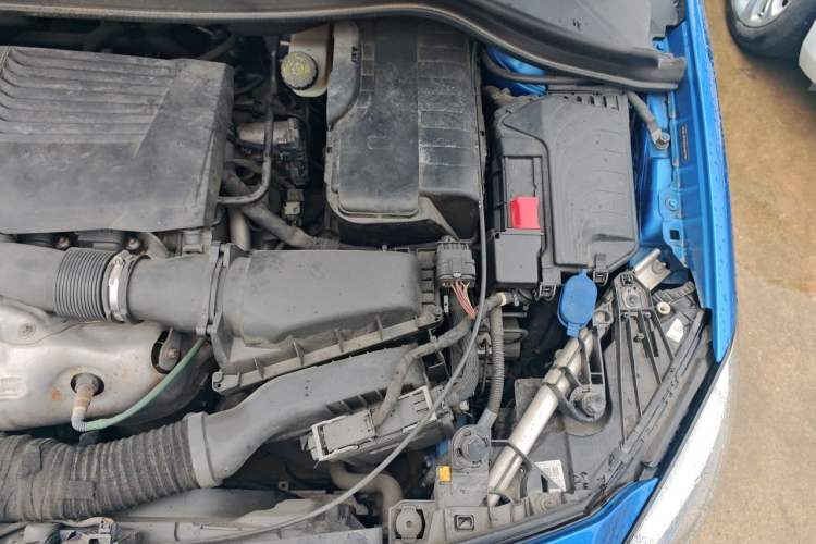 Used Mercedes-Benz B-Class 2015 B 200 Fashion Model Engine Bay Left