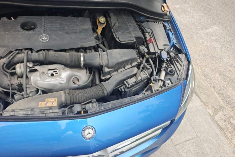Used Mercedes-Benz B-Class 2015 B 200 Sport Edition Engine Bay Left