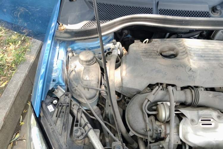 Used Mercedes-Benz B-Class 2015 B 200 Fashion Model Engine Bay Right