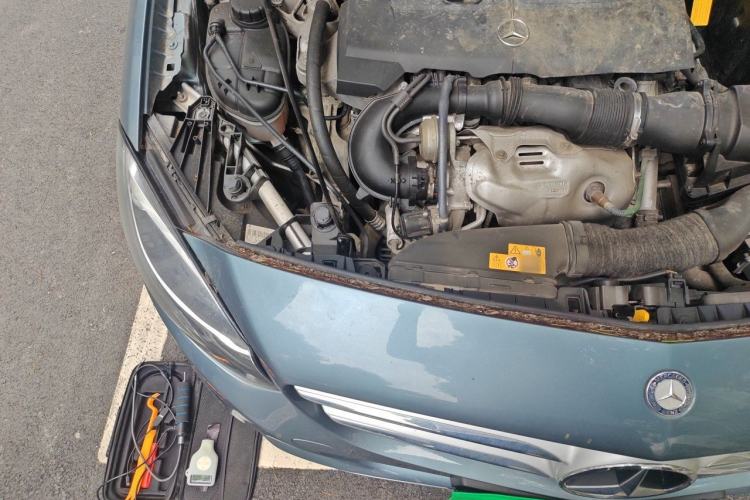 Used Mercedes-Benz B-Class 2015 B 200 Sport Edition Engine Bay Right