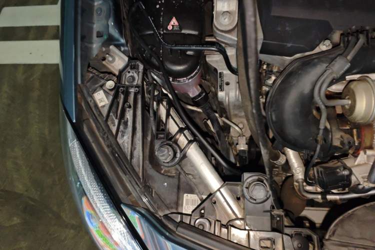 Used Mercedes-Benz B-Class 2015 B 200 Fashion Model Engine Bay Right