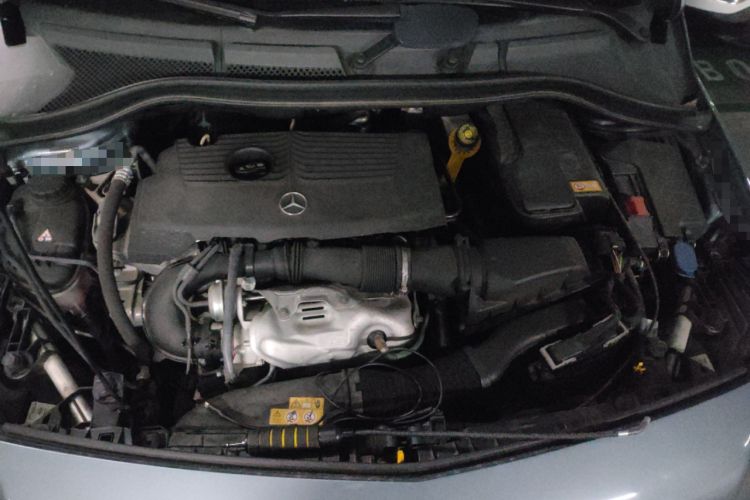 Used Mercedes-Benz B-Class 2015 B 200 Sport Edition Engine Bay