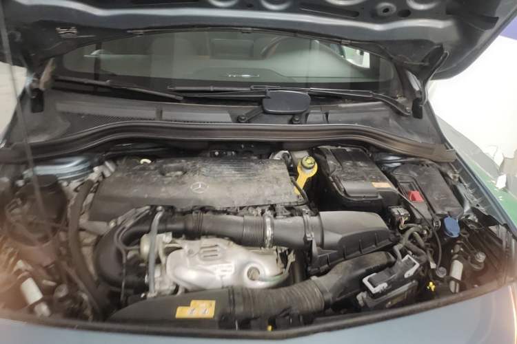 Used Mercedes-Benz B-Class 2015 B 200 Sport Edition Engine Bay