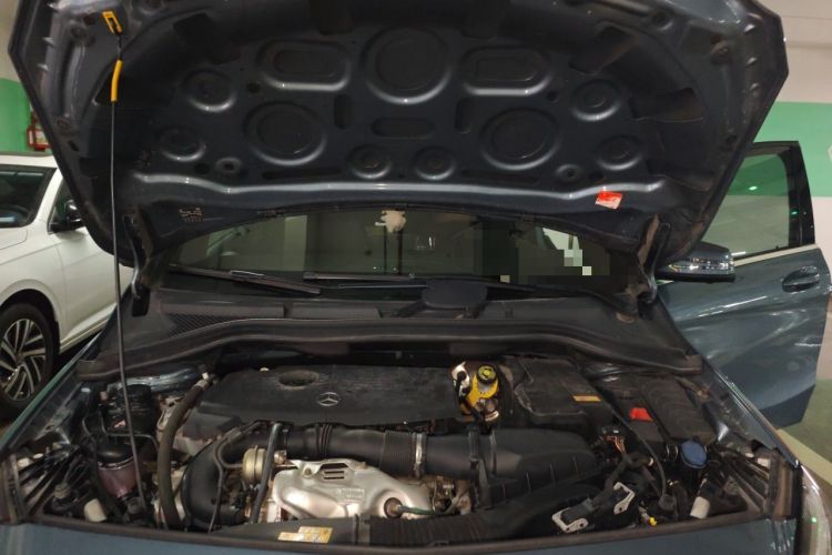 Used Mercedes-Benz B-Class 2015 B 200 Fashion Model Engine Bay