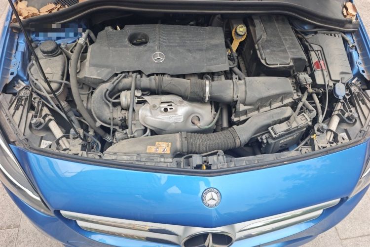 Used Mercedes-Benz B-Class 2015 B 200 Sport Edition Engine Bay
