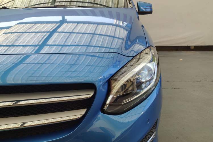 Used Mercedes-Benz B-Class 2015 B 200 Fashion Model Exterior 2