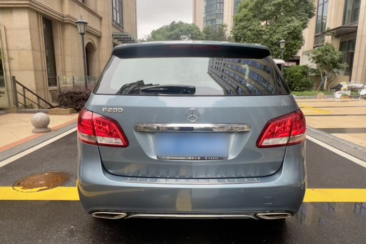 Used Mercedes-Benz B-Class 2015 B 200 Sport Edition Exterior 4