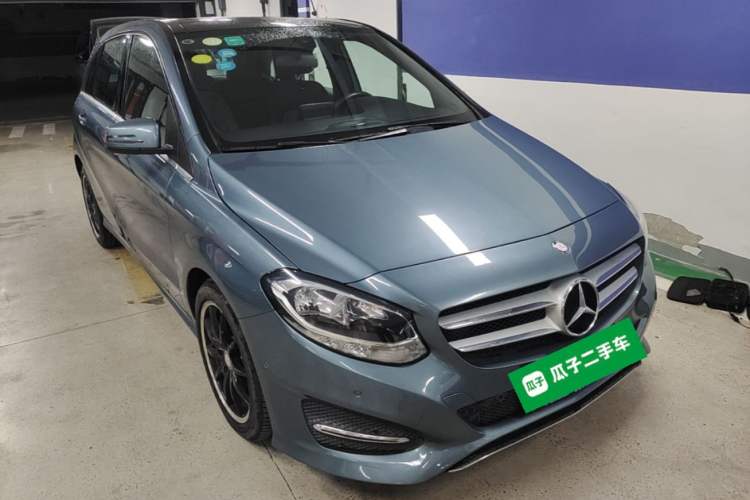 Used Mercedes-Benz B-Class 2015 B 200 Sport Edition Front Right 45 Deg