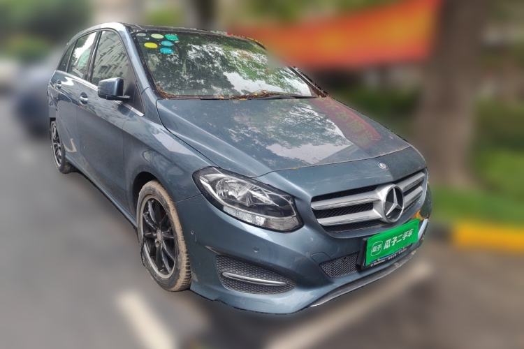 Used Mercedes-Benz B-Class 2015 B 200 Sport Edition Front Right 45 Deg