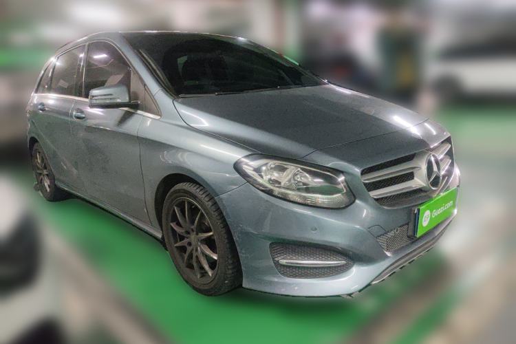 Used Mercedes-Benz B-Class 2015 B 200 Sport Edition Front Right 45 Deg